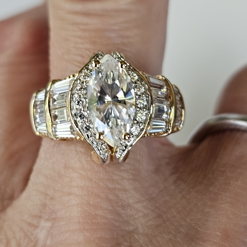 Authentic Victoria Wieck Diamond Simulant Ring 18K Vermeil! Size 8! - Picture 8 of 14
